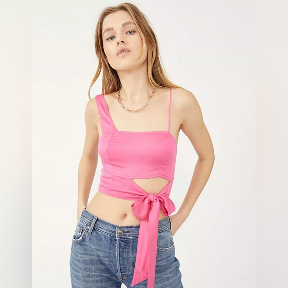 Free People Mila Tie Front Crop Top
Size small